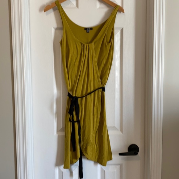 Mustard dress - Picture 1 of 4
